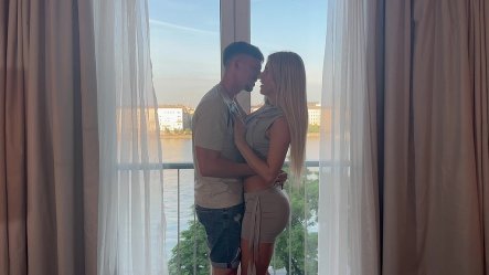 Catch My Girlfriend Cheating on Me With My Friend - Ema Karter small screenshot