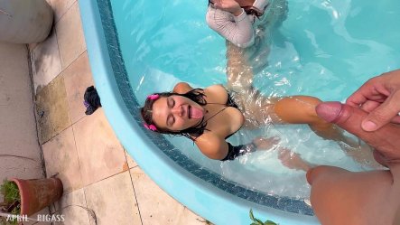 Kinky Mary Gets Wild In the Pool Pee Play, Girl Kissing, Oral Wet Threesome small screenshot