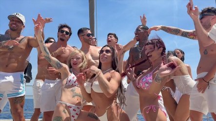 Orgia Masiva En El Barco 10 Zorras Vs 10 Hombres - Yasmina Khan - Clea Gaultier- Roma Amor- Daisy Fay- Jolee Love small screenshot