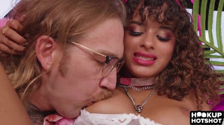 Isabella Jules Spreads Her Legs for Wild Banging small screenshot